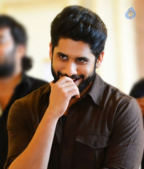 akhil,naga chaitanya,ye maya chesave,directors interest on naga chaitanya  అఖిల్‌ కంటే చైతూ వైపే మొగ్గు! 